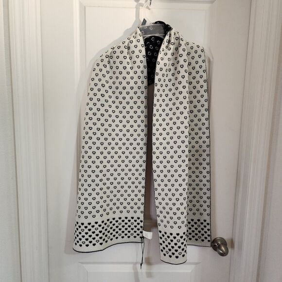 Rebecca Minkoff Heart Shawl Scarf Reversable Black & White New with Tags - Picture 8 of 10